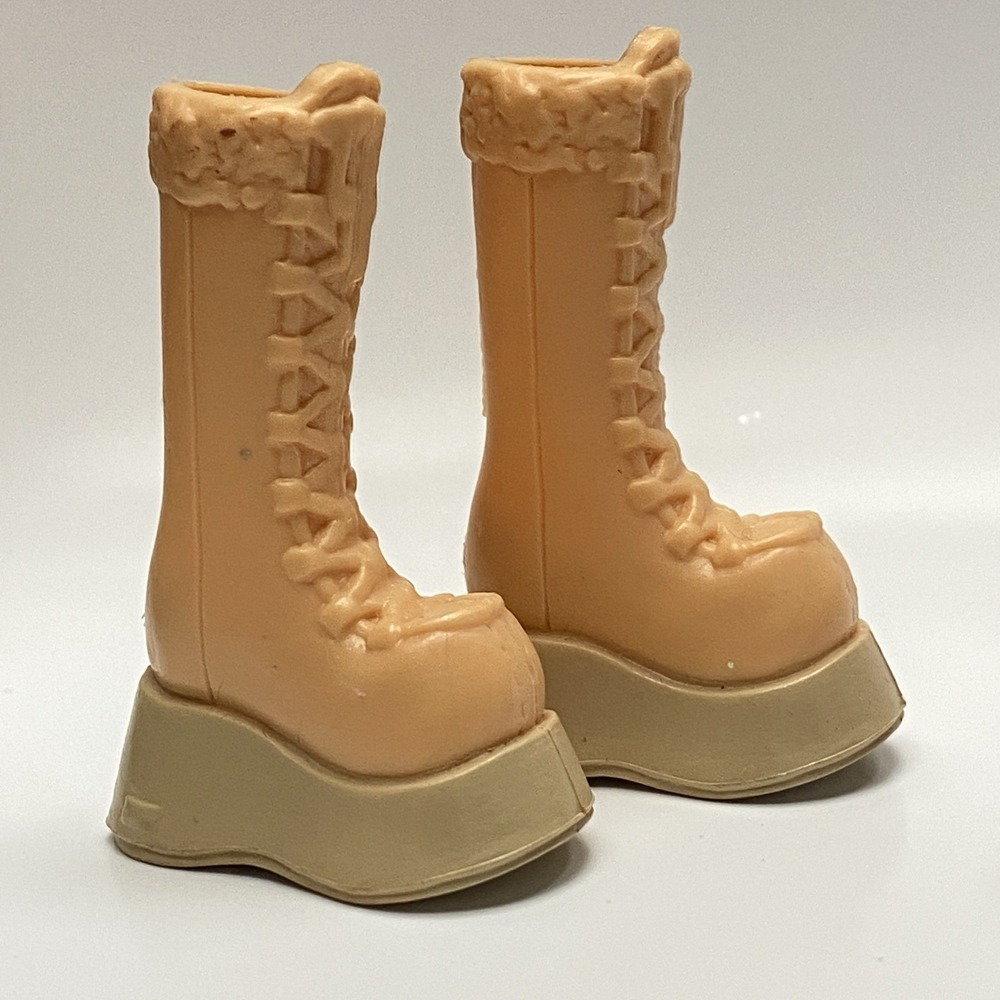 Barbie My Scene Doll Shoes Faux Fur Look Platform Lace Up Winter Boots Beige